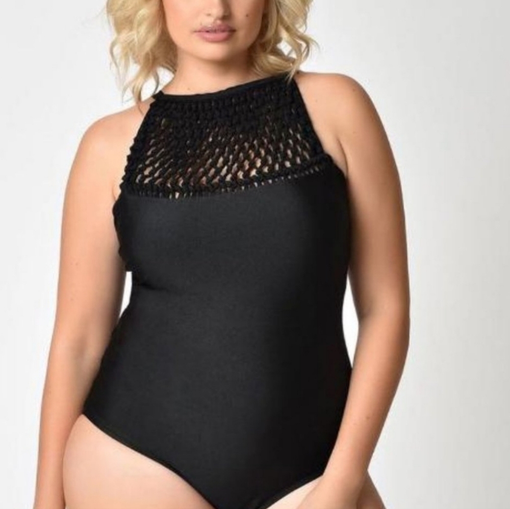 NWOT Marilyn Monroe Knot-Net One-Piece